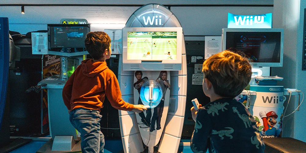 Kids Play Tennis Nintendo Wii Kids Play Tennis Nintendo Wii